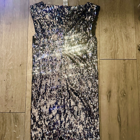 Alice + Olivia Silver Sequined Knee-Length Dress, XS - Picture 3 of 3